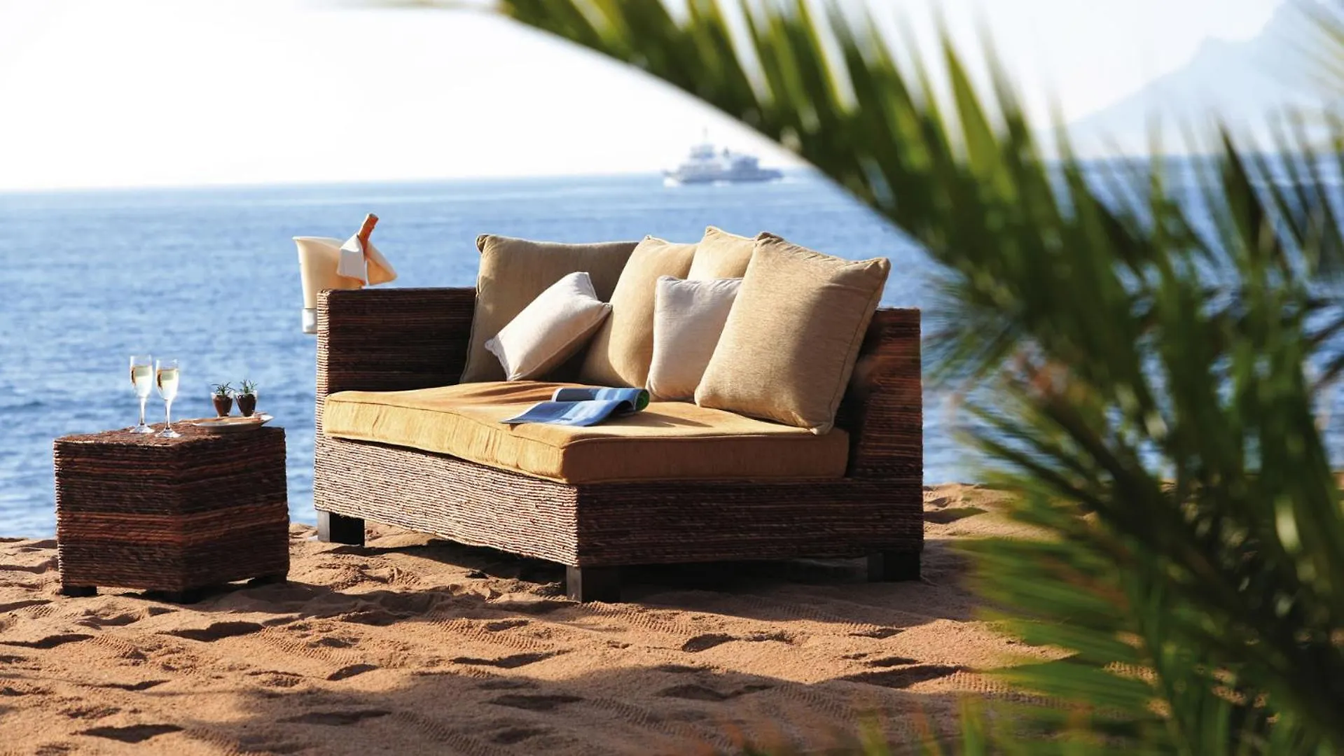 Apartment Residence Aout 41 Cannes France