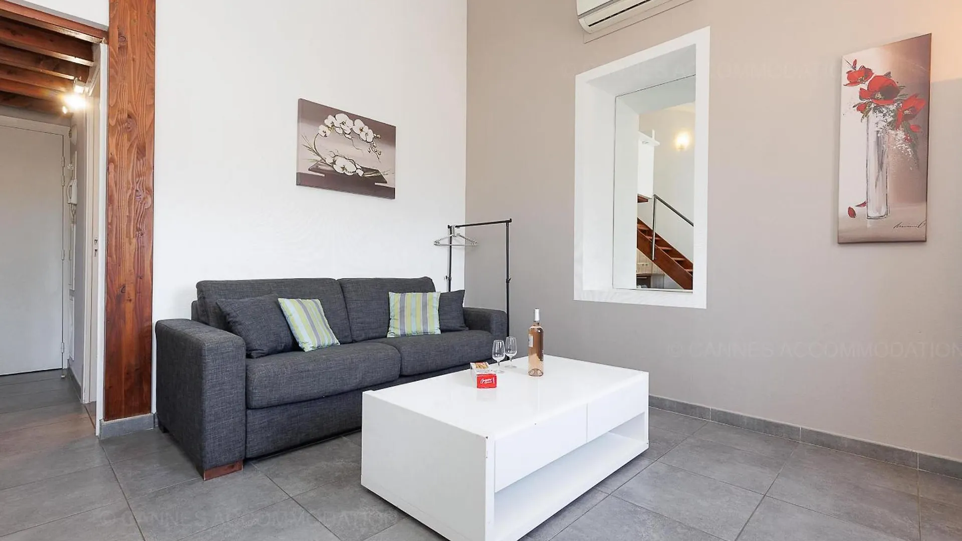 Residence Aout 41 Cannes 0*,